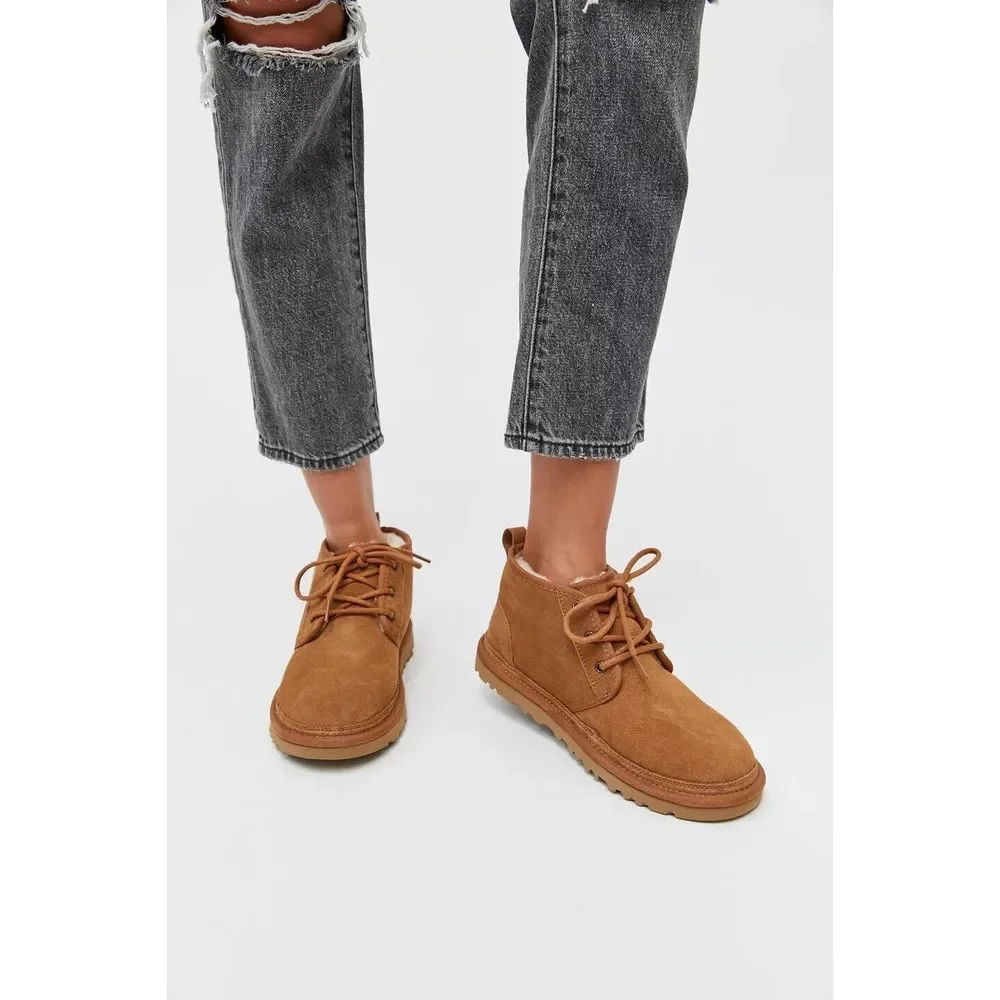 UGG Neumel Chukka Boot Size 6